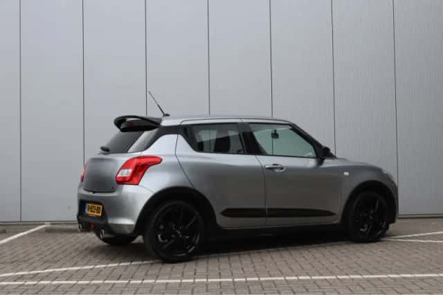 Suzuki Swift (2019) thumbnail 5