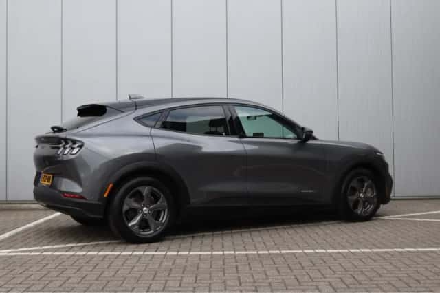 Ford Mustang (2020) thumbnail 5