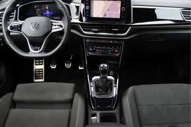 Volkswagen T-Roc (2022) thumbnail 3