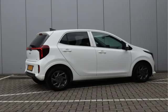 Kia Picanto (2024) thumbnail 5