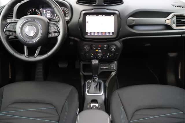 Jeep Renegade (2022) thumbnail 3