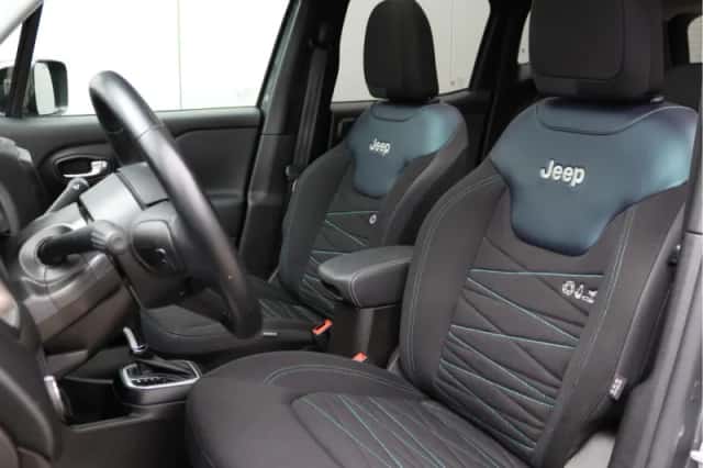 Jeep Renegade (2022) thumbnail 4