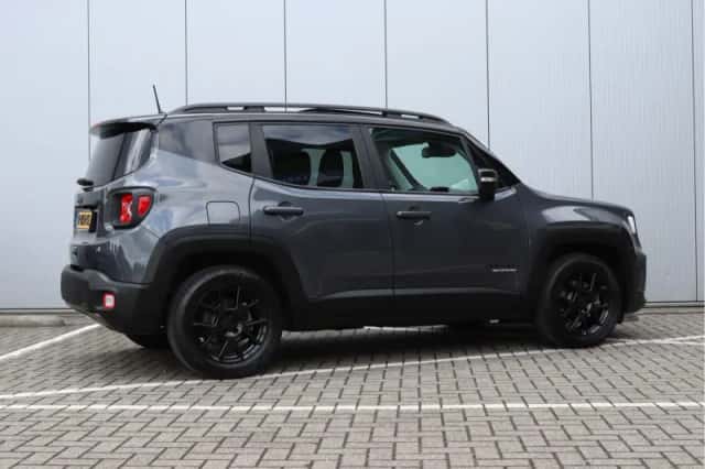 Jeep Renegade (2022) thumbnail 5