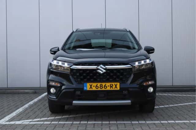 Suzuki S-Cross (2022) thumbnail 6