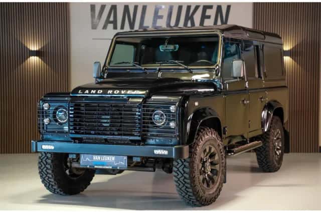 Land Rover Defender (2014) thumbnail 1