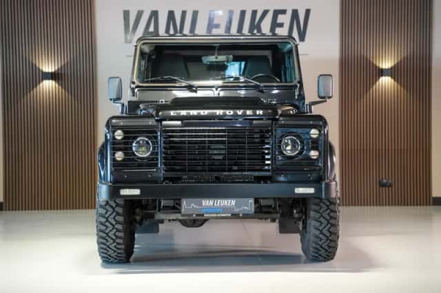 Land Rover Defender (2014) thumbnail 3