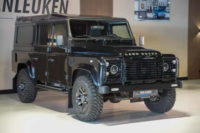 Land Rover Defender (2014) thumbnail 4