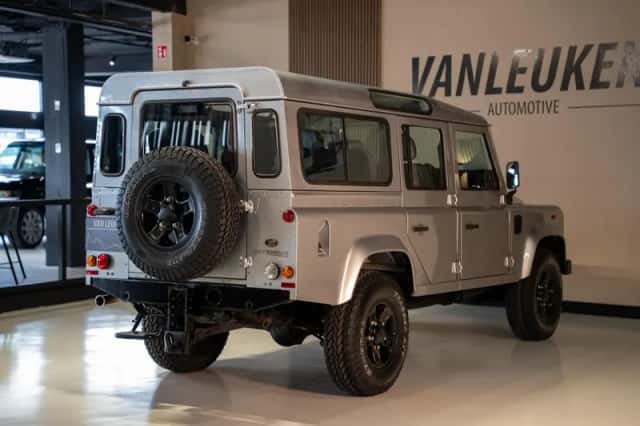 Land Rover Defender (2013) thumbnail 5