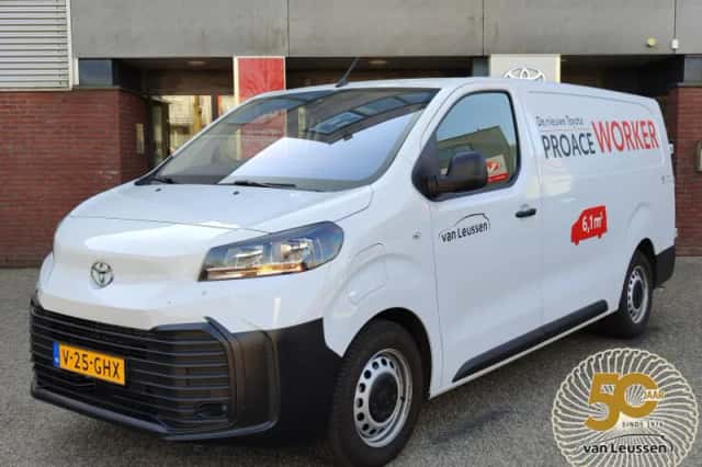 Toyota Proace (2024) thumbnail 1