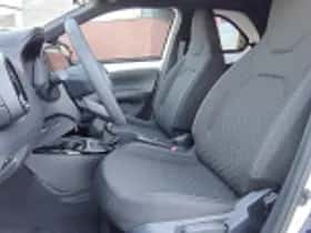Toyota Aygo X (2025) thumbnail 45