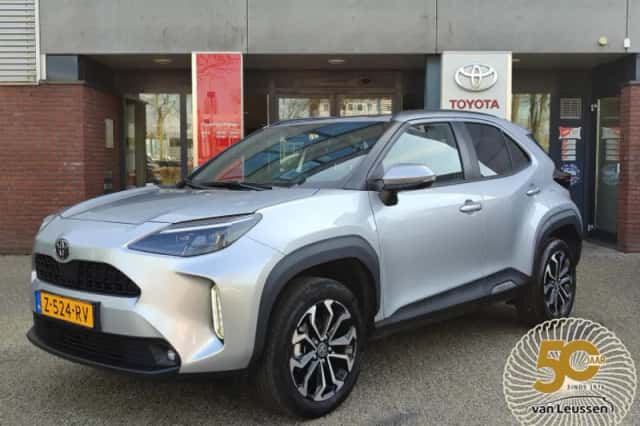 Toyota Yaris Cross (2024) thumbnail 1