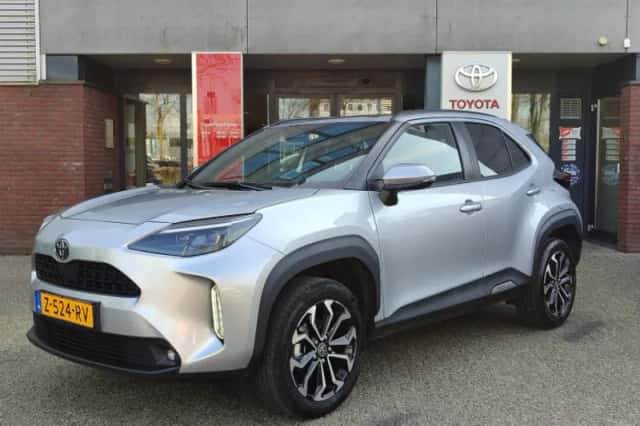 Toyota Yaris Cross (2024) thumbnail 1