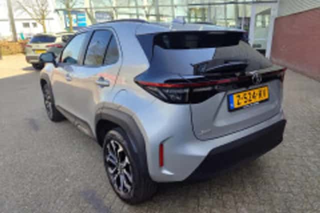 Toyota Yaris Cross (2024) thumbnail 3