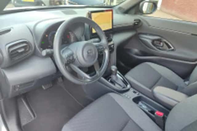 Toyota Yaris Cross (2024) thumbnail 4