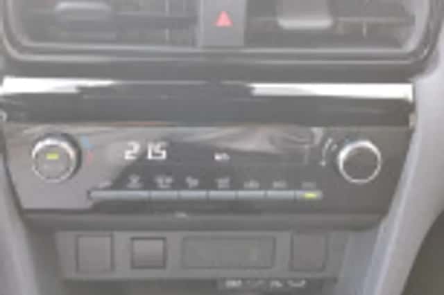 Toyota Yaris Cross (2024) thumbnail 57