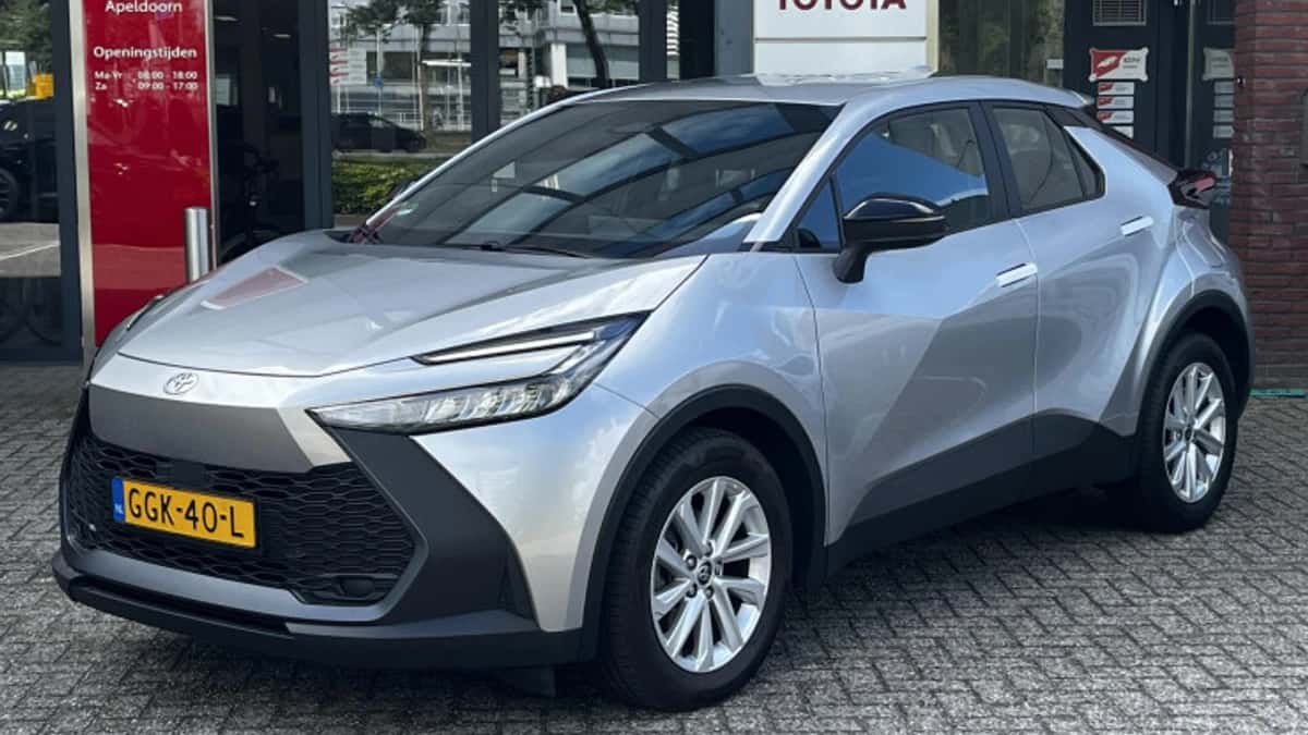 Toyota C hr (2024) — foto 1
