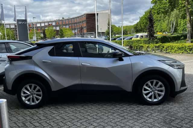 Toyota C hr (2024) thumbnail 12