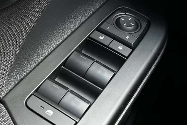 Toyota C hr (2024) thumbnail 17
