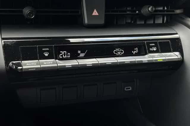 Toyota C hr (2024) thumbnail 26