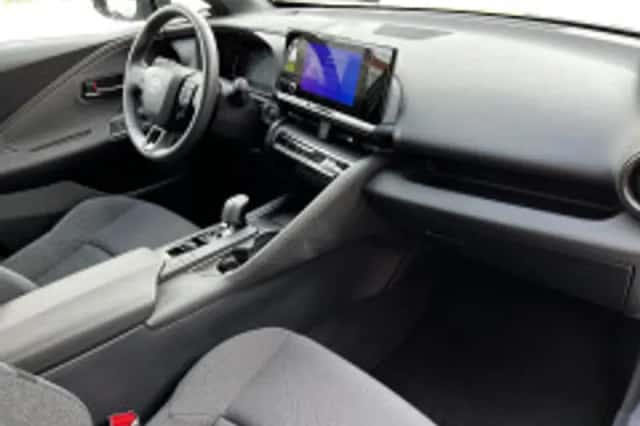 Toyota C hr (2024) thumbnail 4