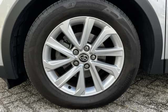 Toyota C hr (2024) thumbnail 32