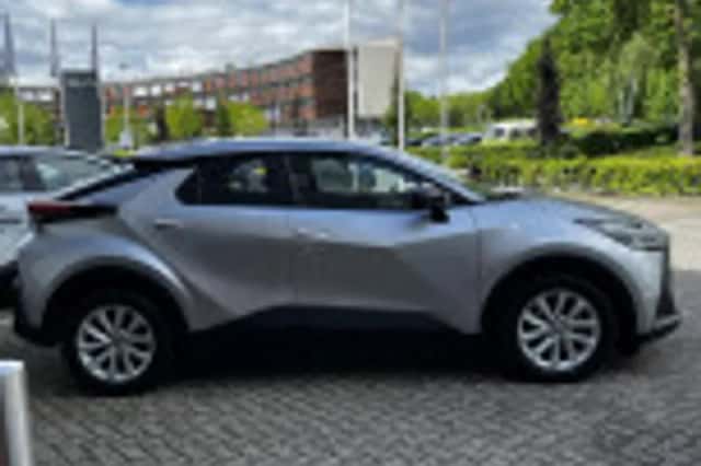 Toyota C hr (2024) thumbnail 39