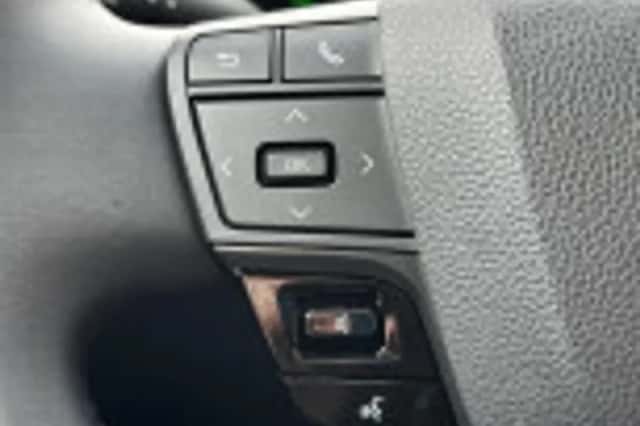 Toyota C hr (2024) thumbnail 47