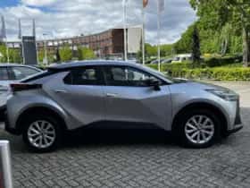 Toyota C hr (2024) thumbnail 6
