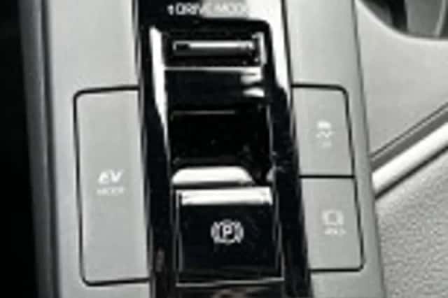 Toyota C hr (2024) thumbnail 55