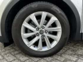 Toyota C hr (2024) thumbnail 59