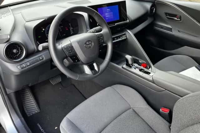 Toyota C hr (2024) thumbnail 8