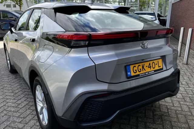 Toyota C hr (2024) thumbnail 9