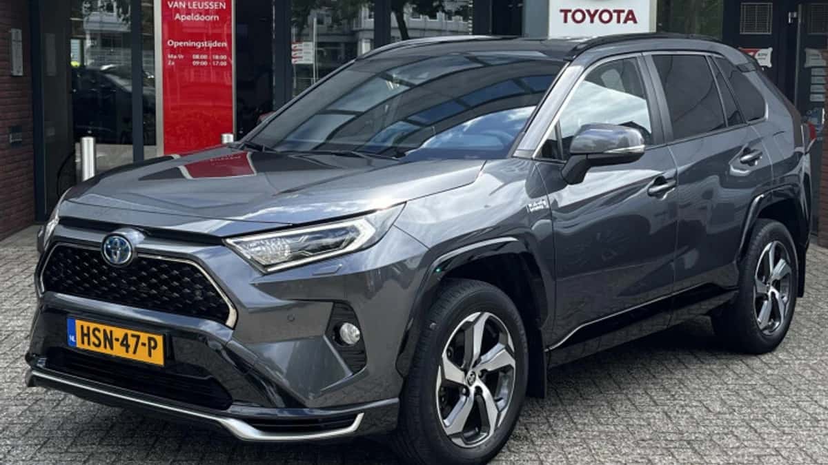 Toyota RAV4 (2021) — foto 1