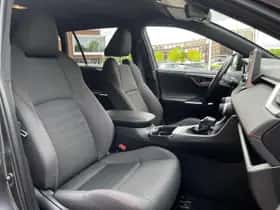 Toyota RAV4 (2021) thumbnail 16