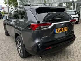 Toyota RAV4 (2021) thumbnail 9