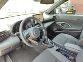 Toyota Yaris Cross (2024) thumbnail 4