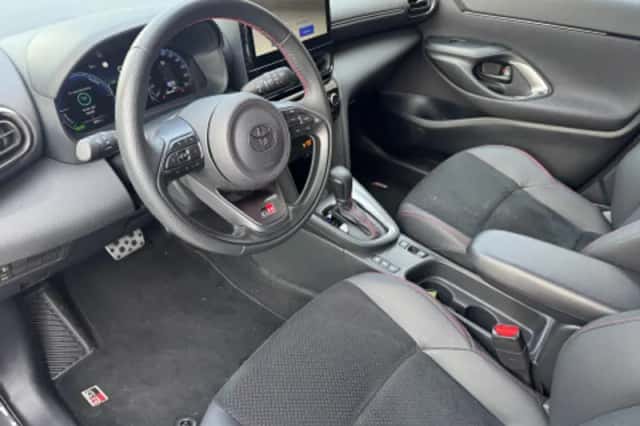 Toyota Yaris Cross (2025) thumbnail 2