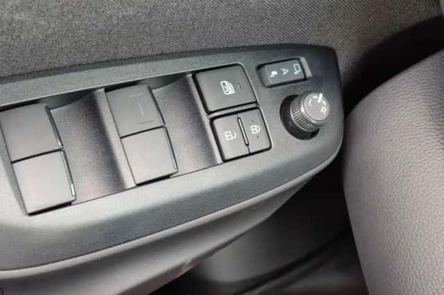 Toyota Yaris Cross (2025) thumbnail 17