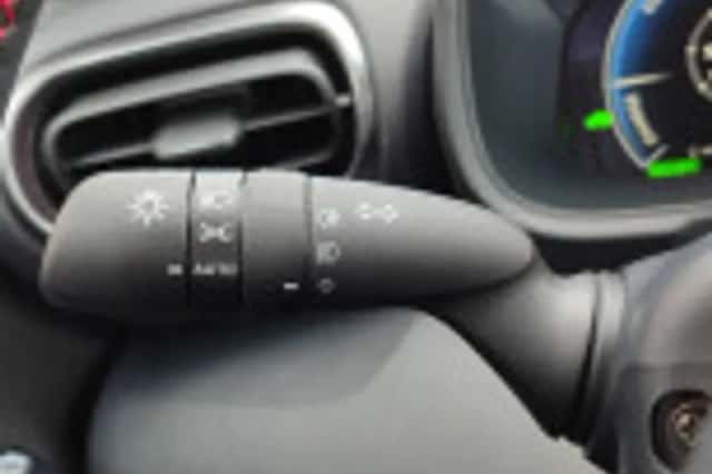 Toyota Yaris Cross (2025) thumbnail 56