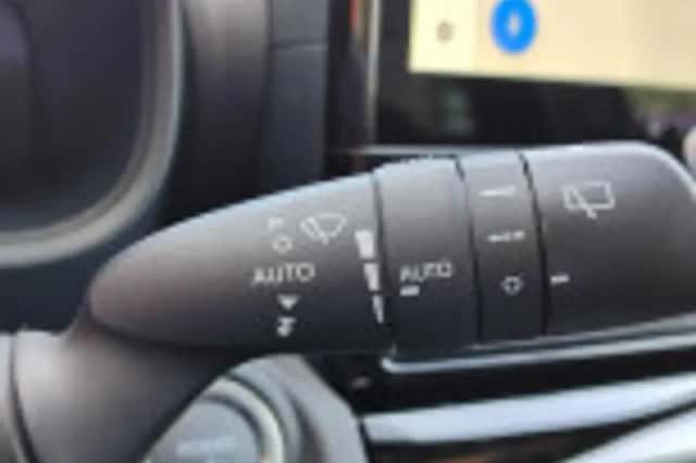 Toyota Yaris Cross (2025) thumbnail 59