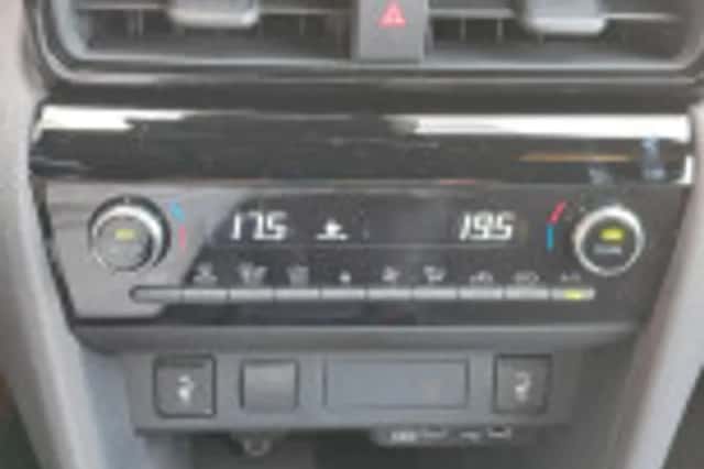 Toyota Yaris Cross (2025) thumbnail 64