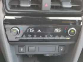 Toyota Yaris Cross (2025) thumbnail 64