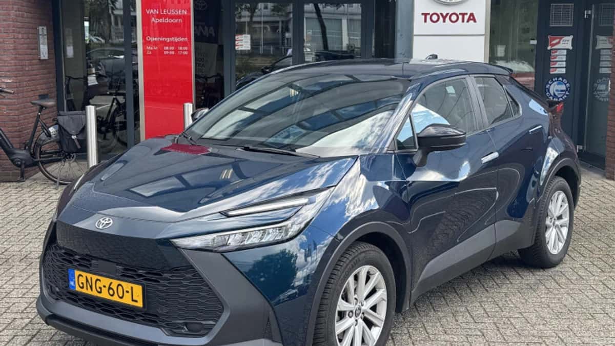 Toyota C hr (2024) — foto 1
