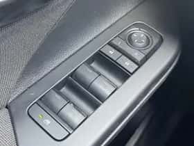 Toyota C hr (2024) thumbnail 16