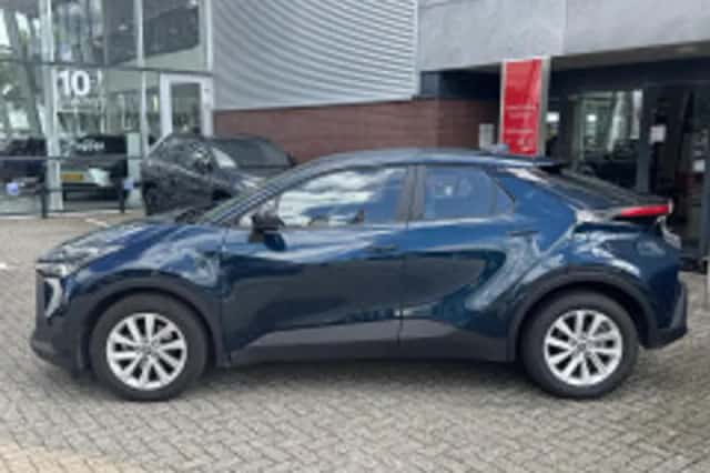 Toyota C hr (2024) thumbnail 6