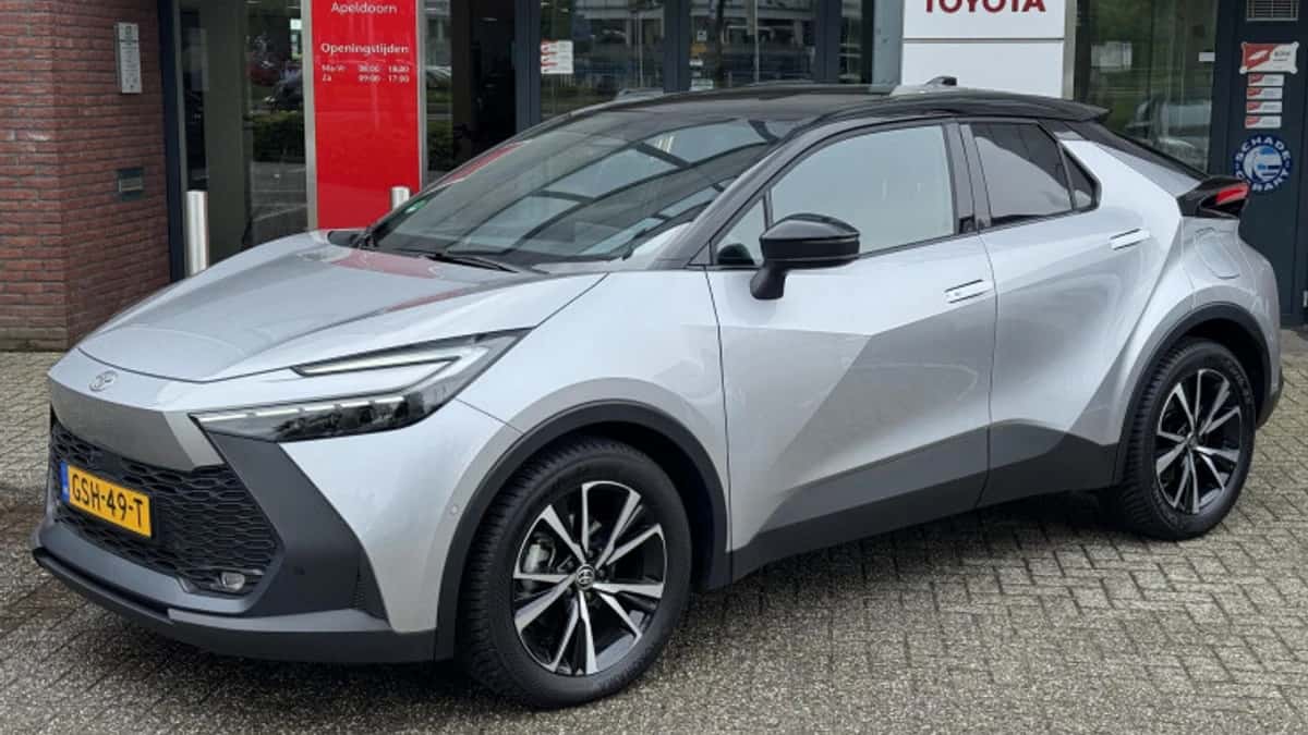 Toyota C hr (2024) — foto 1