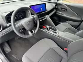 Toyota C hr (2024) thumbnail 2