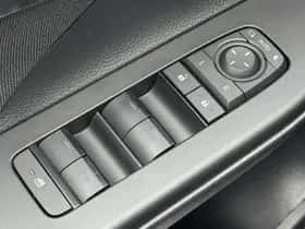 Toyota C hr (2024) thumbnail 17