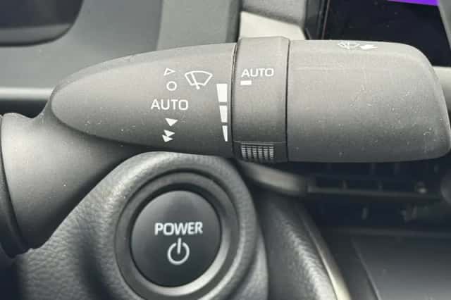 Toyota C hr (2024) thumbnail 23