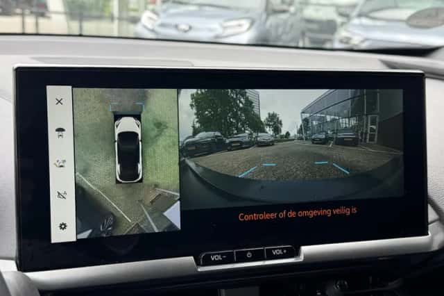 Toyota C hr (2024) thumbnail 25
